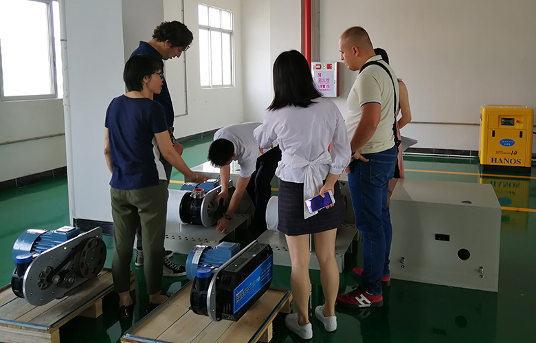 意大利客戶蒞臨銳天機電走訪調研